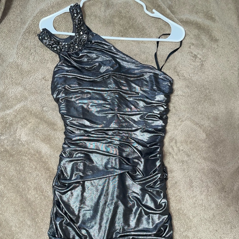Elegant One-Shoulder Silver metallic Bebe Dress